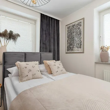 Apartmán Elegant One Bedroom With Underground Parking By Renters *