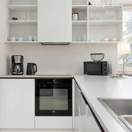 Apartmán Elegant One Bedroom With Underground Parking By Renters